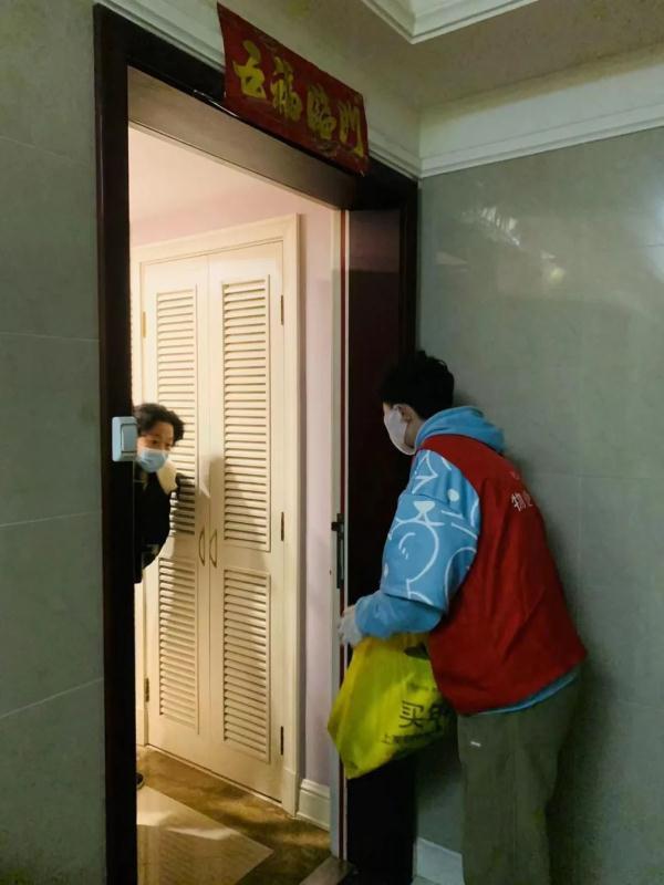 上海小区疫情最新通告，变化中的自信与成就感的励志之旅
