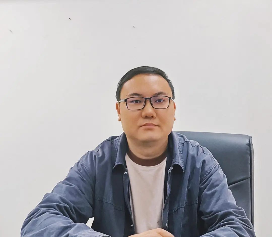 教授大叔魅力新篇章揭秘！