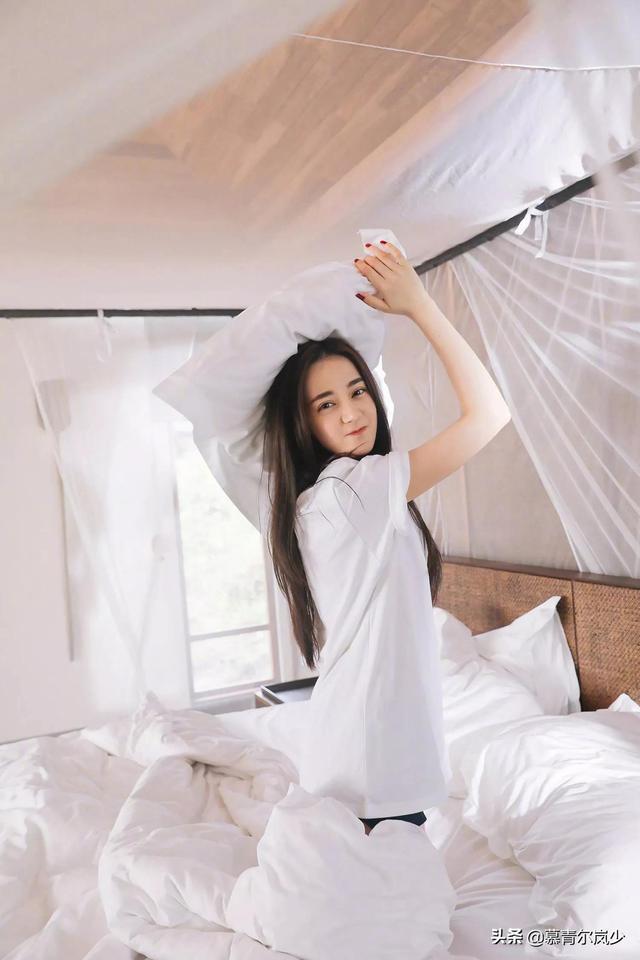 迪丽热巴最新写真，科技与艺术的绝美融合风采展示