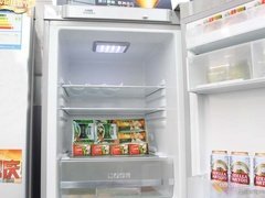 最新型冰箱，家的温馨守护者